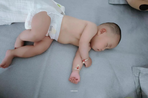 定西三个月宝宝抬头不稳 定西三个月宝宝抬头不稳